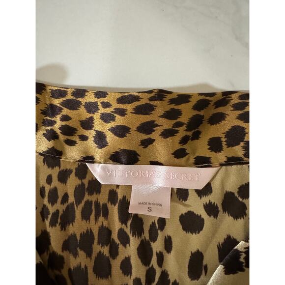 Victoria's Secret Cheetah Print Long Sleeve Pajama Shirt Button Up Women's Small - Picture 2 of 5